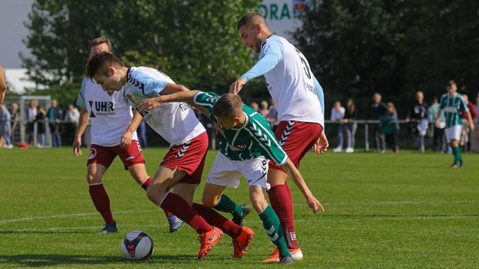 Schleemann (Weiche), Bock (VfB Lübeck II), Hammi (Weiche)