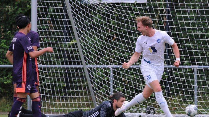 Jubel bei Lasse Blöcker und dem USC Paloma. Die Tauben besiegten den HEBC klar mit 5:1. (Foto: Olaf Both)