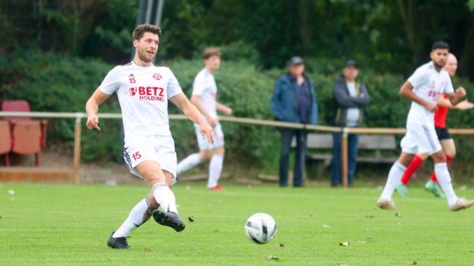 Jonas Fritz und sein goldenes Tor bringen Buchholz 08 in die nächste Runde. (Archivbild: Lobeca/Homburg)