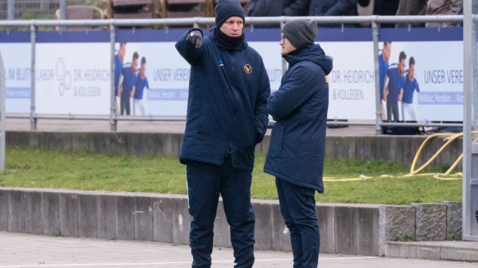 Marus Ebbers, Martin Spreitz und der SC Victoria sind von den fünf Teams wohl der Topfavorit auf einen der verbliebenen Plätze in der Meisterrunde. (Archivfoto: Lobeca/Seidel)