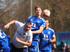 Den Spitzenreiter haben Tim Krüger und der Niendorfer TSV bereits niedergerungen. Nun soll am Montag ein Sieg gegen Concordia folgen. (Foto: Lobeca/Homburg)