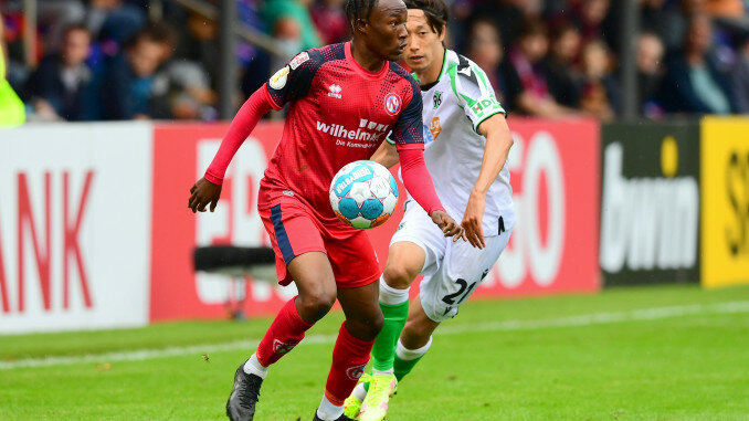 Michael Igwe, hier noch im Trikot ein Eintracht Norderstedt, war wieder der entscheidende Mann für den ETV. (Archivfoto: Lobeca/Meincke)