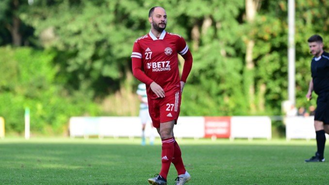 Alexander Mucunski findet ebenfalls den Weg an den Mittleren Landweg. (Foto: Lobeca/Schlikis)