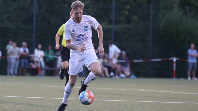 Nach sieben Spielen ohne Sieg geht es für Ole Schneemann und TuRa Harksheide nun ins immens wichtige Kellerduell beim SV Rugenbergen. (Foto: Lobeca/Homburg)