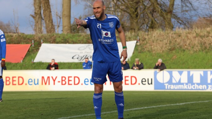 Dank des Doppelpacks von Daniel Brückner feierte der Niendorfer TSV einen klaren Heimsieg. (Foto: Lobeca/Pfaff)