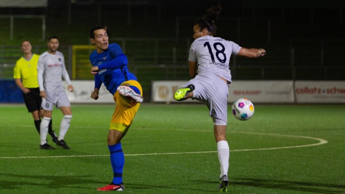 Ein Spiel auf Augenhöhe und kein Sieger: der SC Victoria und TuS Dassendorf trennten sich Remis. (Foto: Lobeca/Rohlfs)