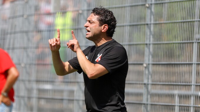 Berkan Algan kehrt nach mehr als drei Jahren Pause auf die Trainerbank zurück. (Foto: Lobeca/Homburg)