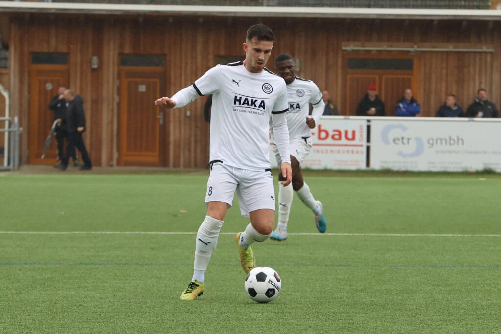 Valentin Zalli sorgte mit seinem Last-Minute-Treffer für Jubel am Silberberg. (Foto: Lobeca/Pfaff)