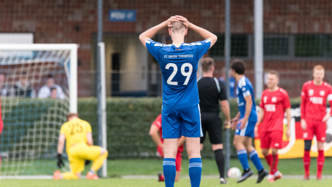 Rien ne va plus für Union Tornesch: die Eisernen um Jari Maack müssen den Gang in die Landesliga antreten. (Archivfoto: Lobeca/Seidel)