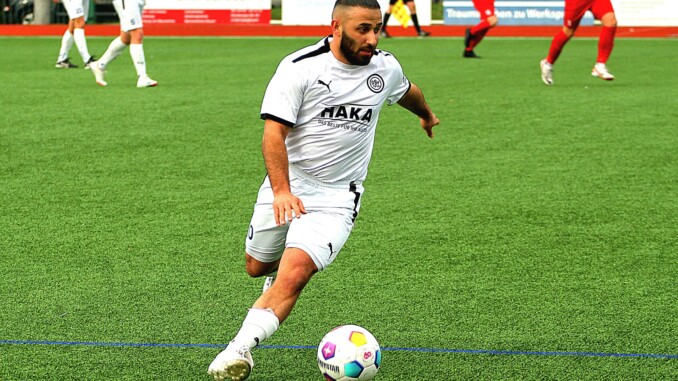 Tarik Cosgun, bester Spieler beim Düneberger SV in der abgelaufenen Saison, heuert beim FC Türkiye an. (Foto: Niklas Runne)