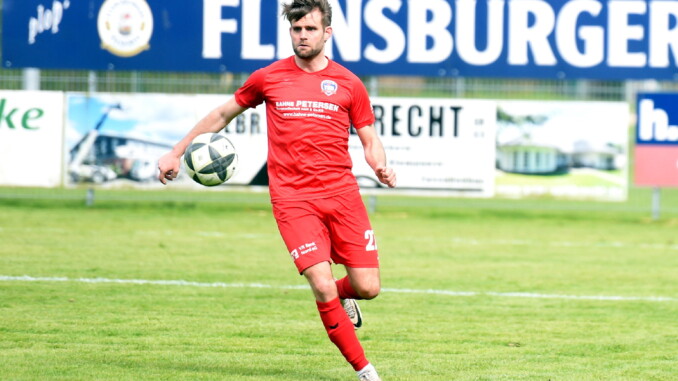 Timo Carstensen hängt seine Buffer an den berühmten Nagel. (Foto: Lobeca/Kirschner)