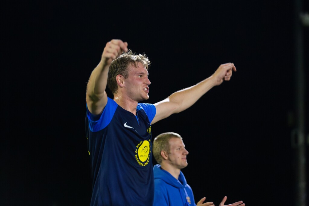 Jubel bei Tim Algner - dank seines Hattricks hatte der FC Alstebrüder keine Mühe im Pokal. (Archivfoto: Lobeca/Rohlfs)