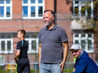 Seit mehr als zehn Jahren steht Ali Farhadi beim Niendorfer TSV an der Linie. (Foto: Lobeca/Rohlfs)